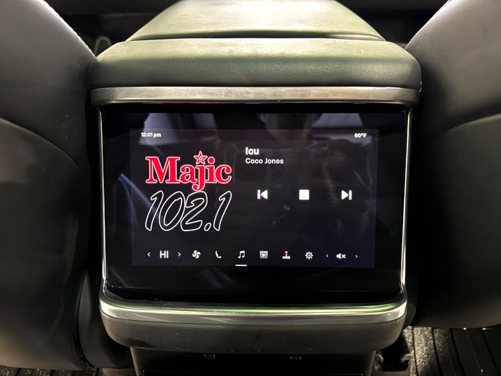 2022 Tesla Model X Image 40