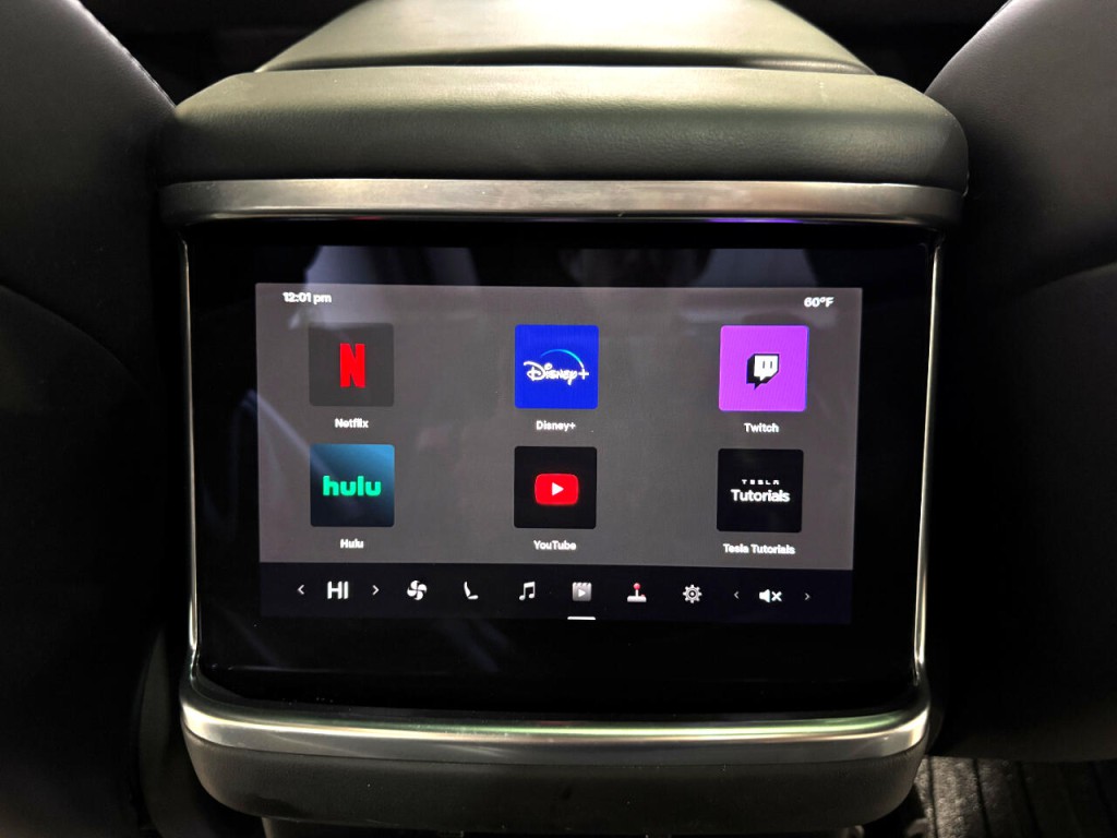 2022 Tesla Model X Image 41