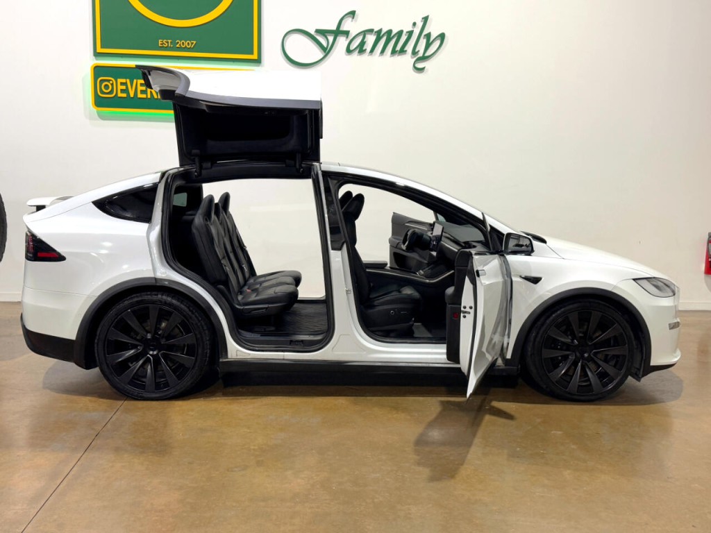 2022 Tesla Model X Image 43