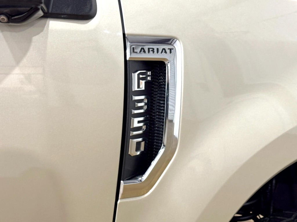 2017 Ford F-350 Image 41