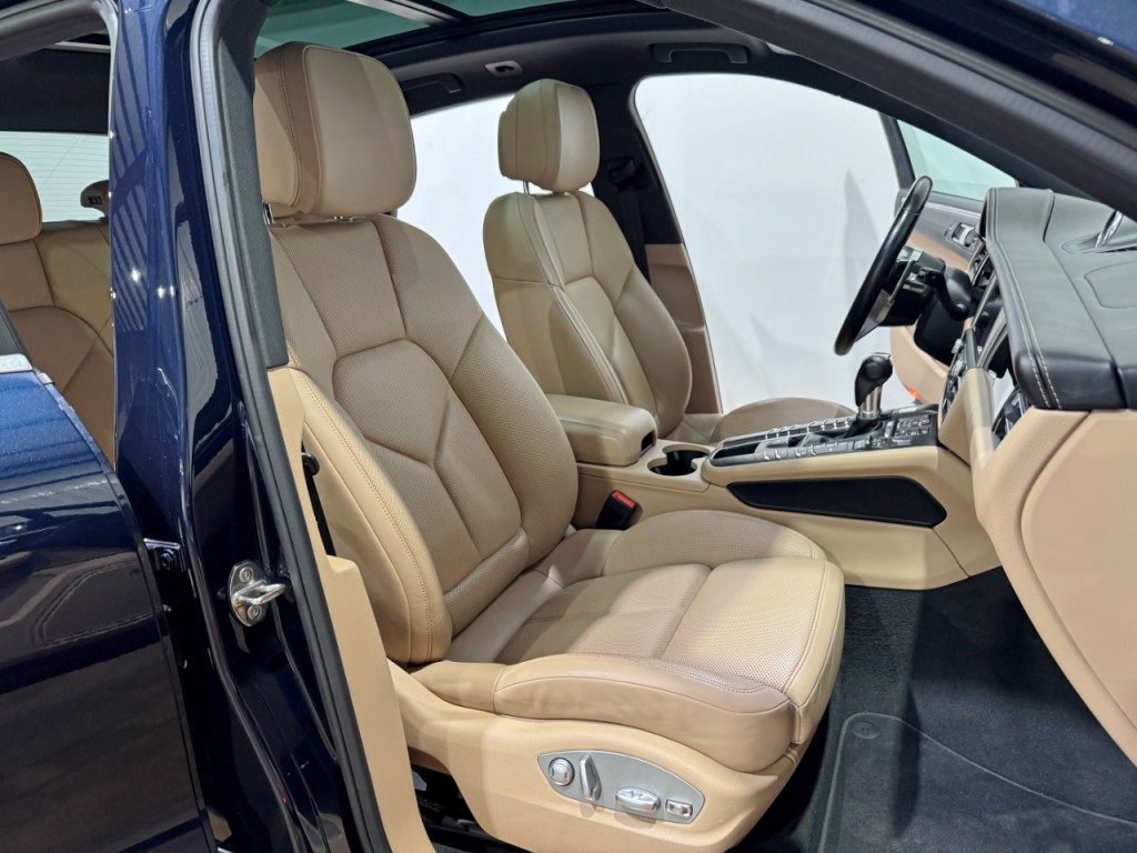 2019 Porsche Macan Image 12