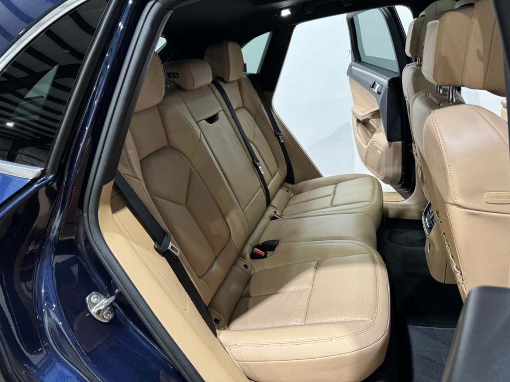 2019 Porsche Macan Image 13