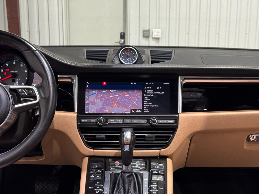2019 Porsche Macan Image 18