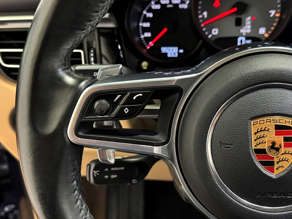 2019 Porsche Macan Image 19