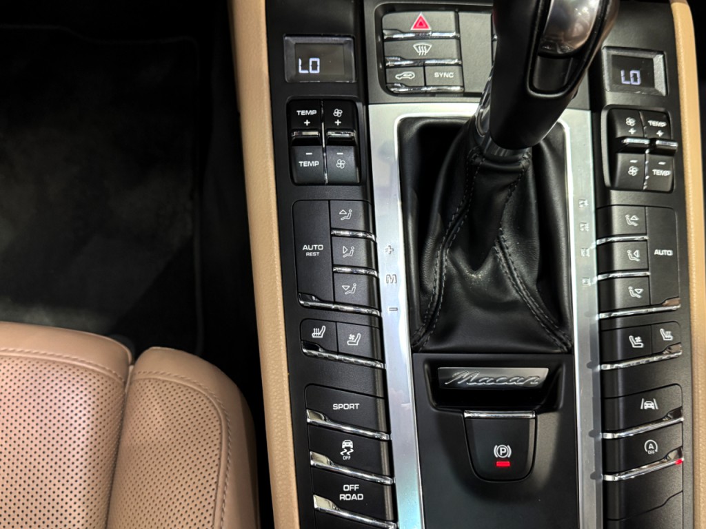2019 Porsche Macan Image 21