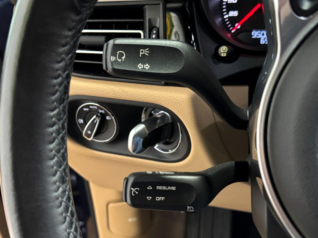2019 Porsche Macan Image 23