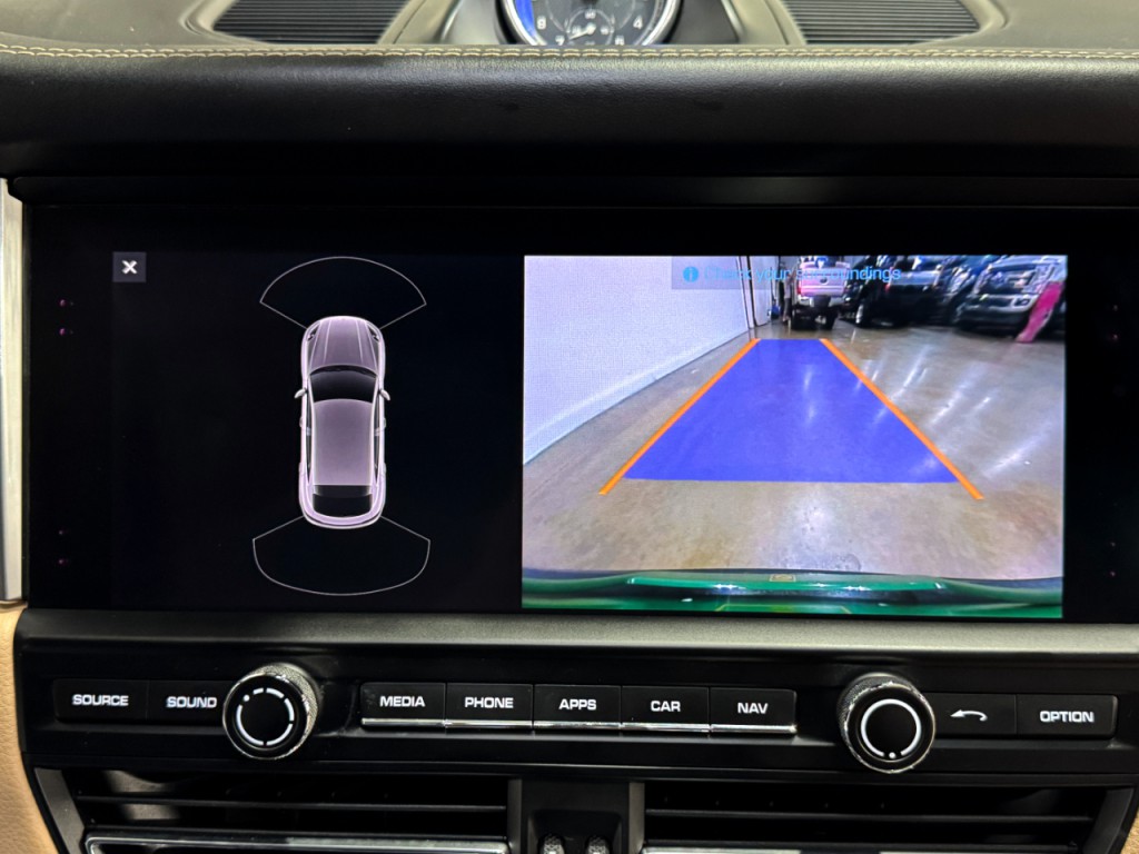 2019 Porsche Macan Image 41