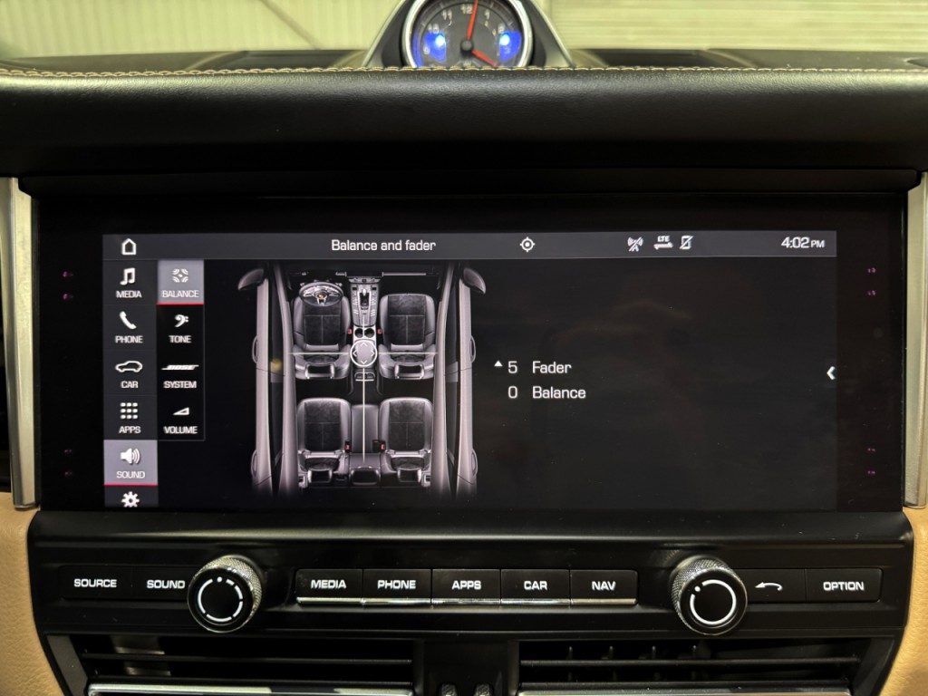 2019 Porsche Macan Image 43