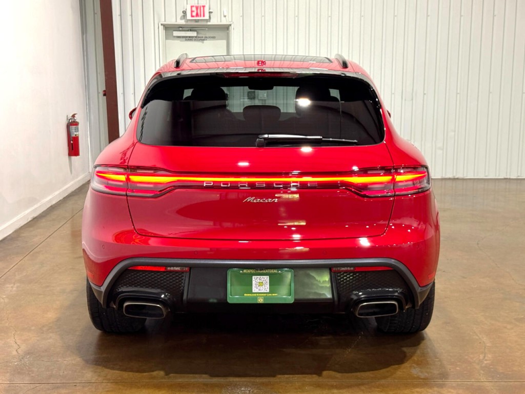 2023 Porsche Macan Image 6