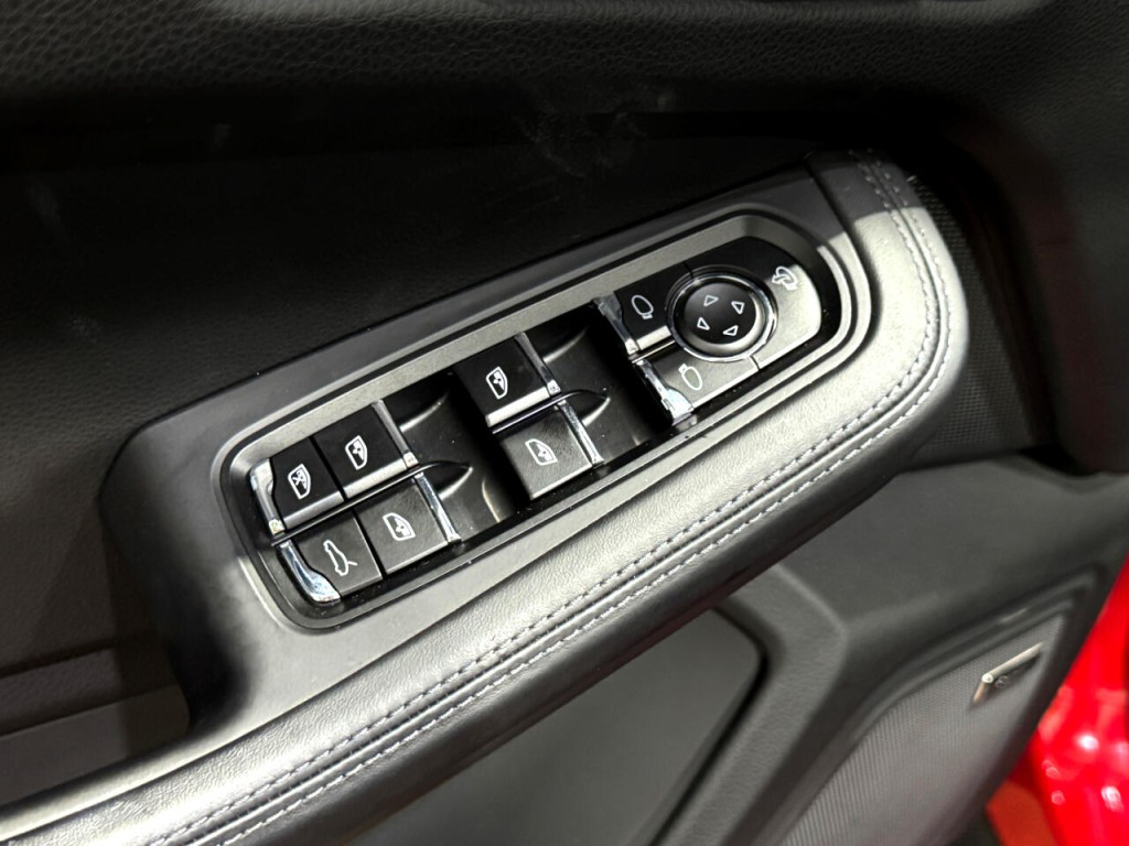2023 Porsche Macan Image 31