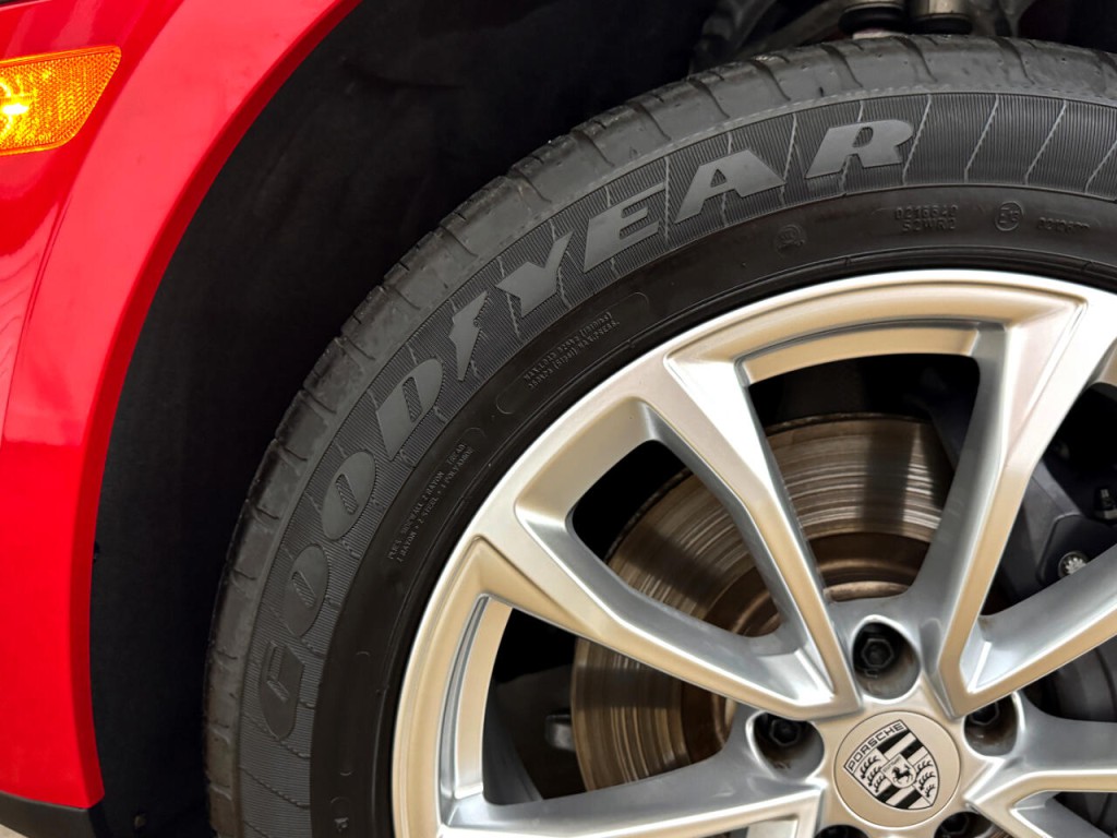 2023 Porsche Macan Image 49