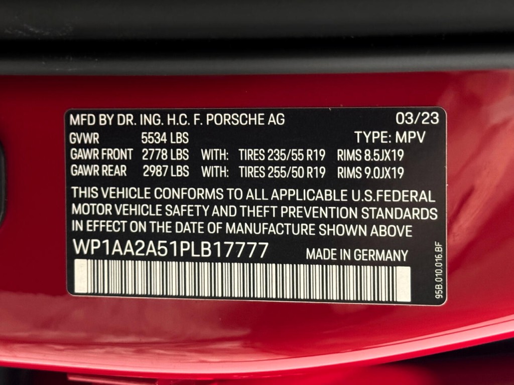 2023 Porsche Macan Image 54