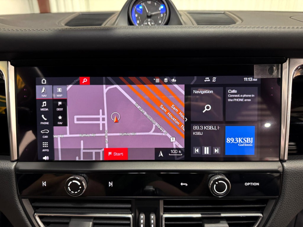 2023 Porsche Macan Image 34