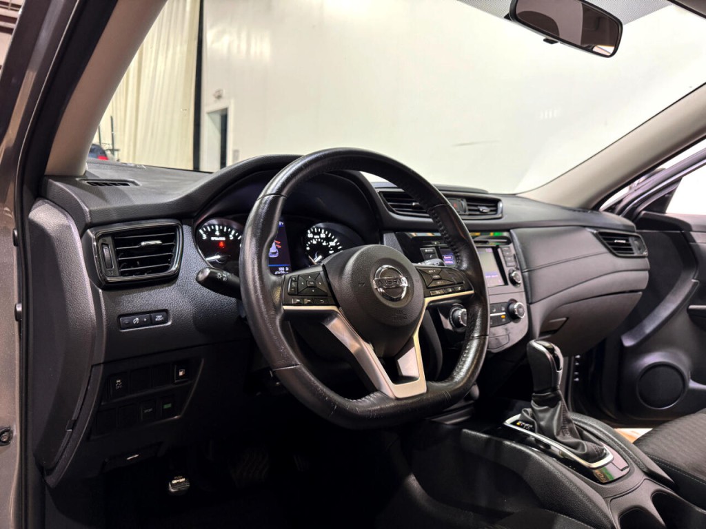 2018 Nissan Rogue Image 9