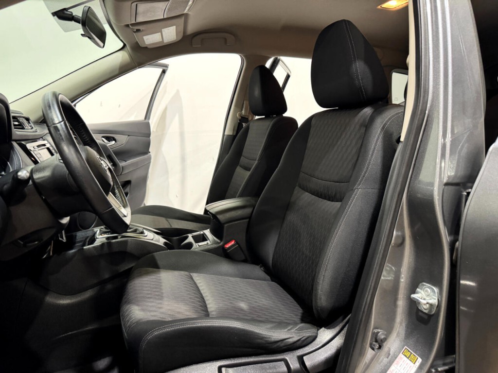 2018 Nissan Rogue Image 12