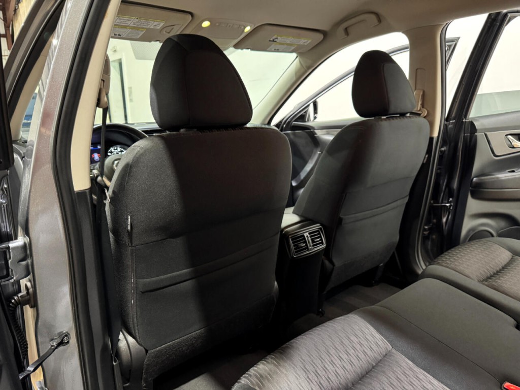 2018 Nissan Rogue Image 16