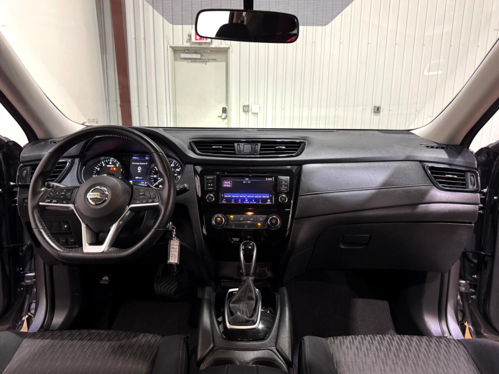 2018 Nissan Rogue Image 17