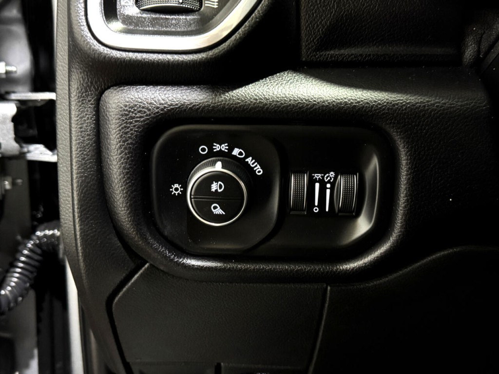2021 RAM 3500 Image 22