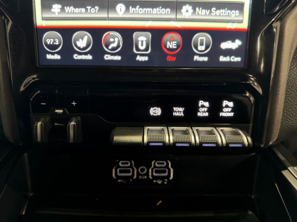 2021 RAM 3500 Image 25