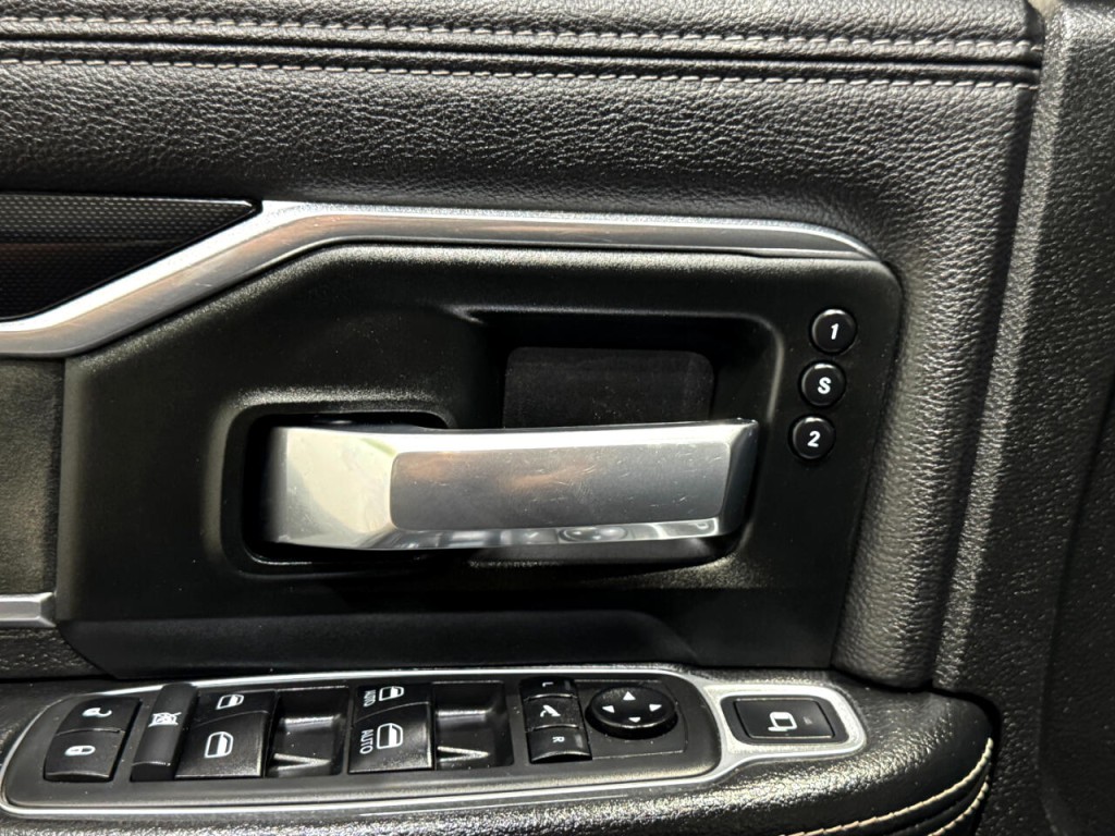 2021 RAM 3500 Image 28