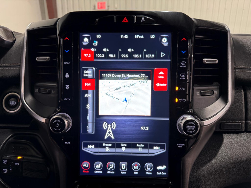 2021 RAM 3500 Image 30