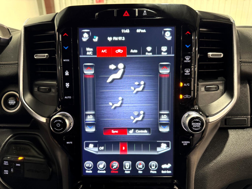 2021 RAM 3500 Image 32