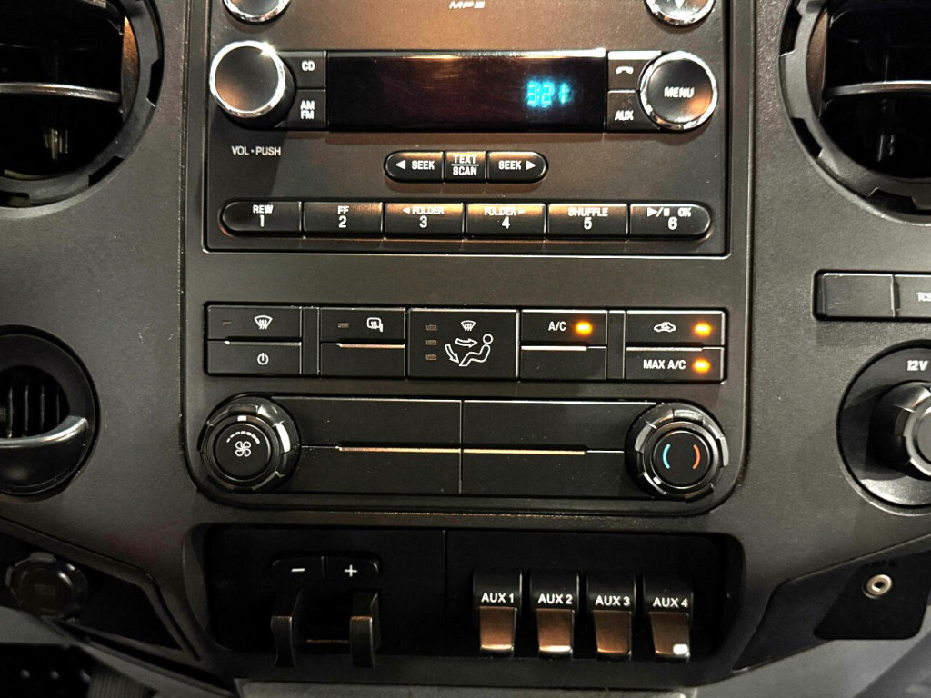 2012 Ford F-350 Image 24