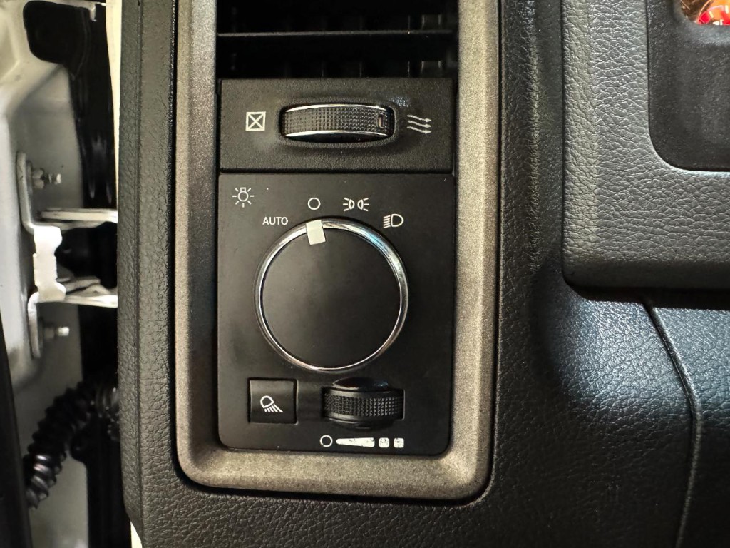 2018 RAM 2500 Image 32