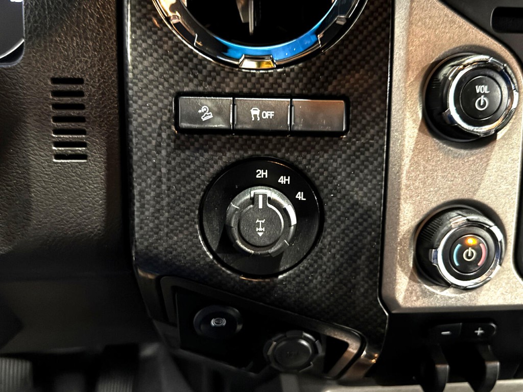 2015 Ford F-250 Image 23