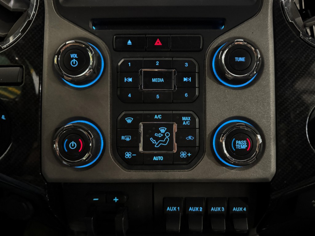 2015 Ford F-250 Image 29