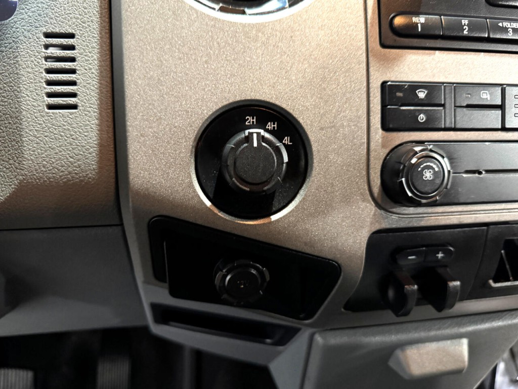 2012 Ford F-250 Image 23