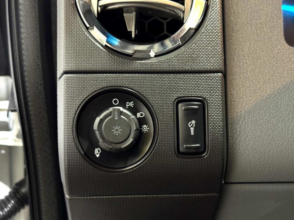 2012 Ford F-250 Image 26
