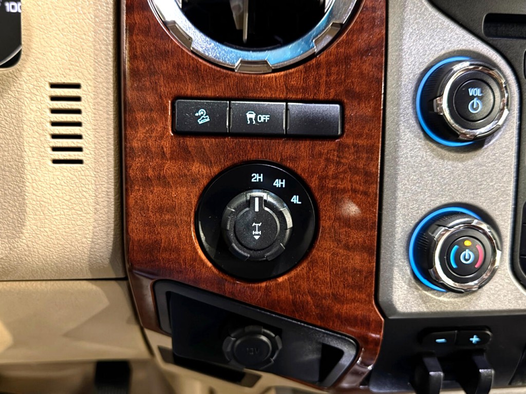 2013 Ford F-250 Image 28