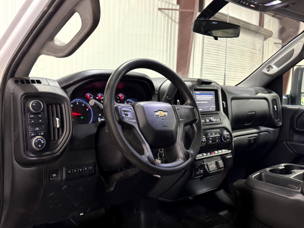 2021 Chevrolet Silverado 1500 Image 3