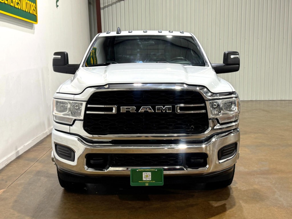 2023 RAM 3500 Image 2