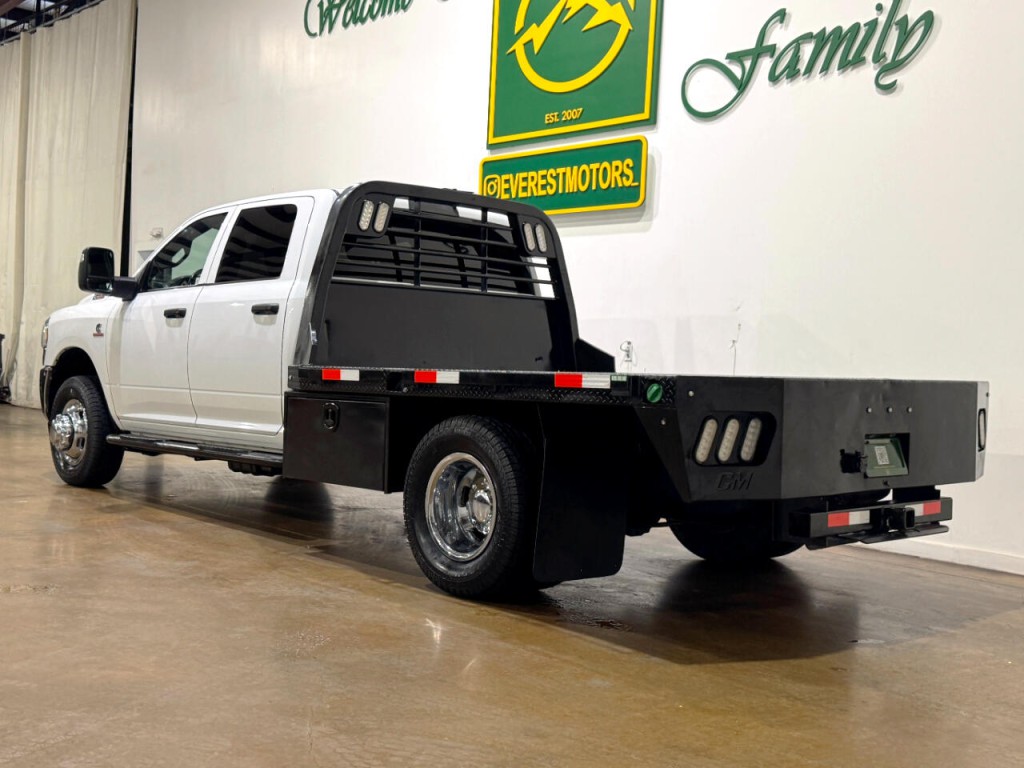2023 RAM 3500 Image 5