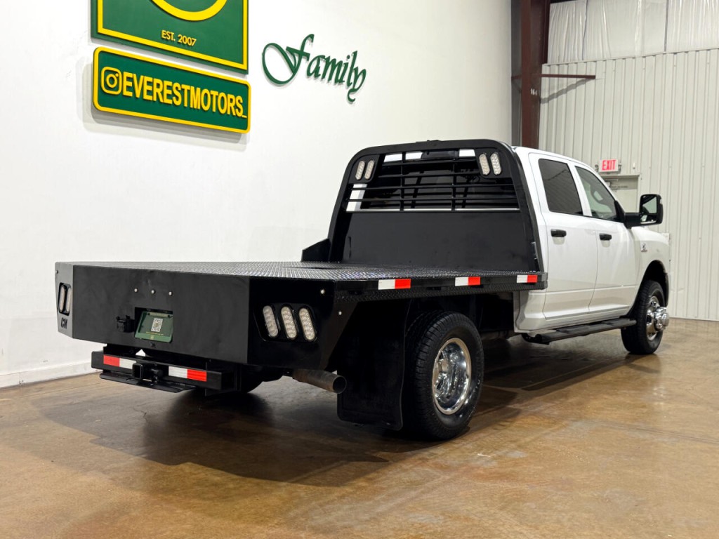 2023 RAM 3500 Image 7