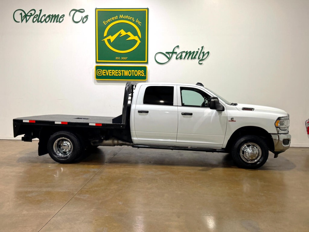 2023 RAM 3500 Image 8