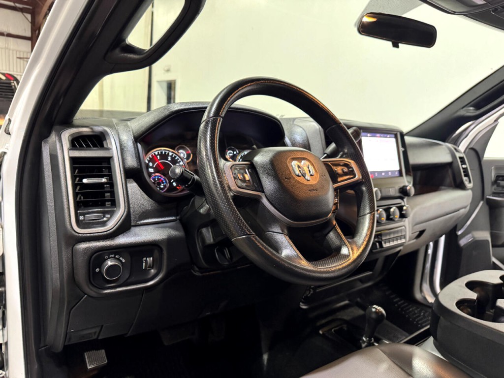 2023 RAM 3500 Image 9