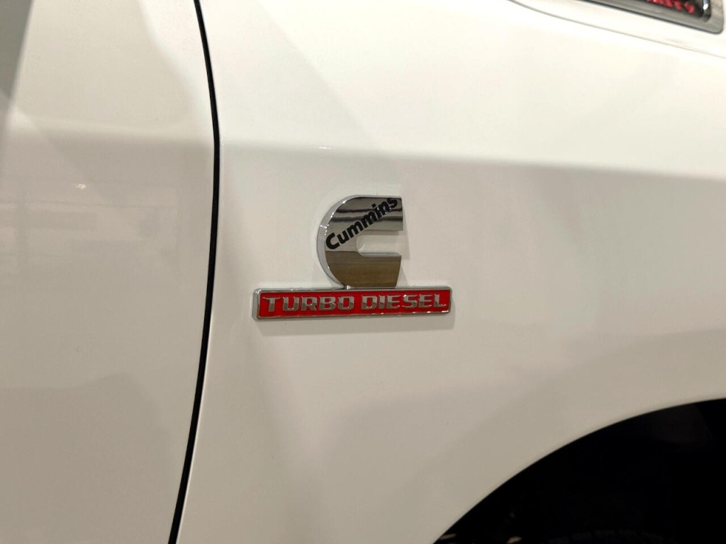 2023 RAM 3500 Image 36
