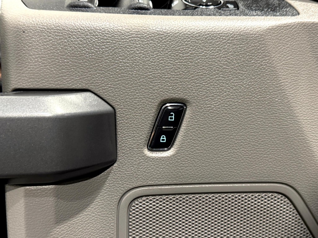 2017 Ford F-250 Image 31