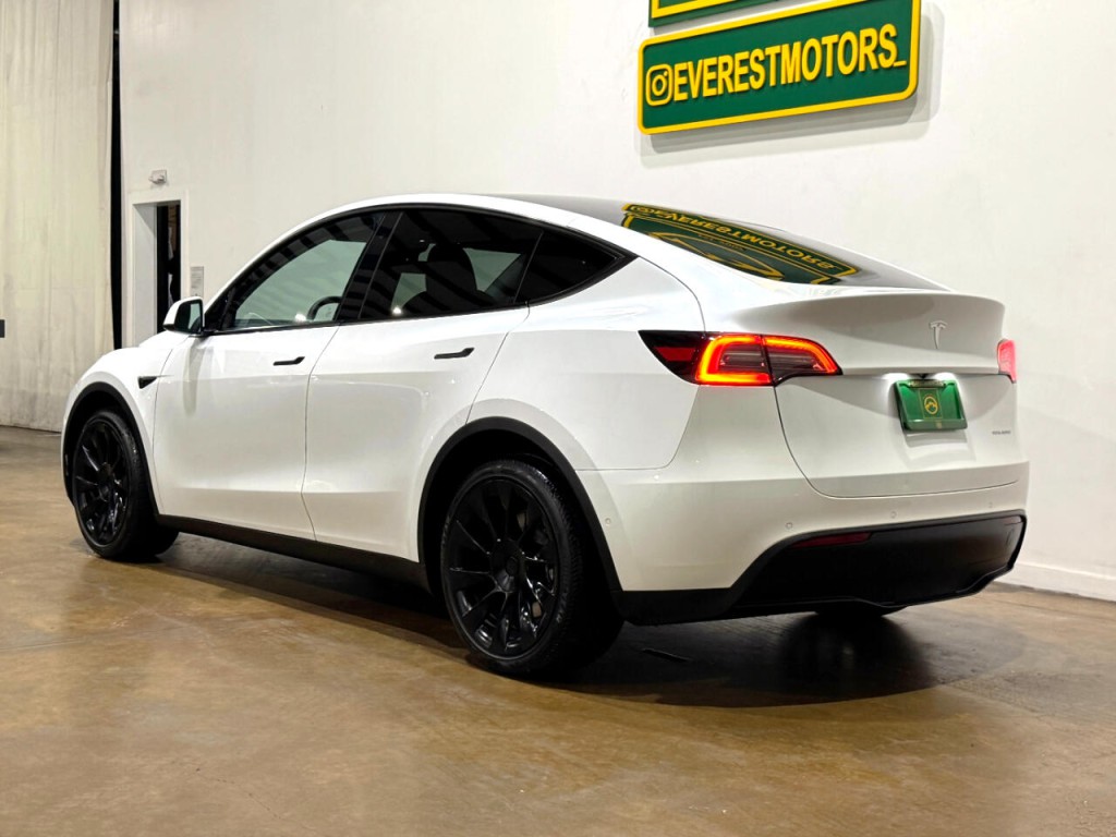 2022 Tesla Model Y Image 5