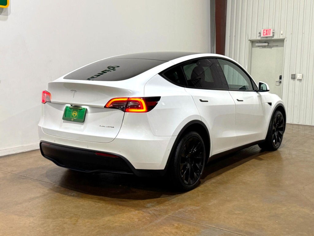 2022 Tesla Model Y Image 7