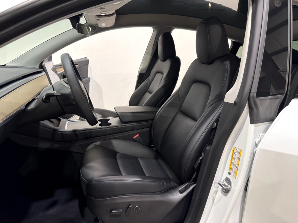 2022 Tesla Model Y Image 11