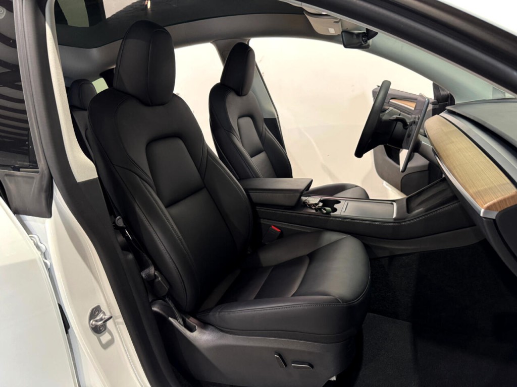 2022 Tesla Model Y Image 12