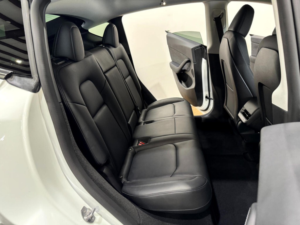 2022 Tesla Model Y Image 13
