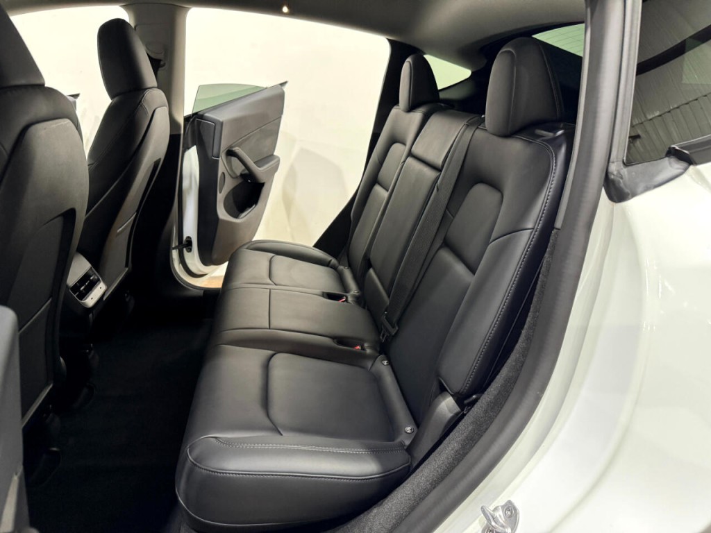 2022 Tesla Model Y Image 14