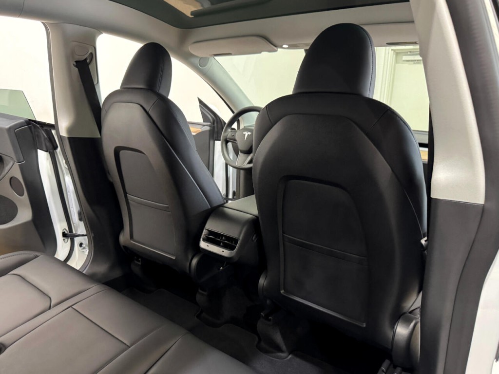 2022 Tesla Model Y Image 15