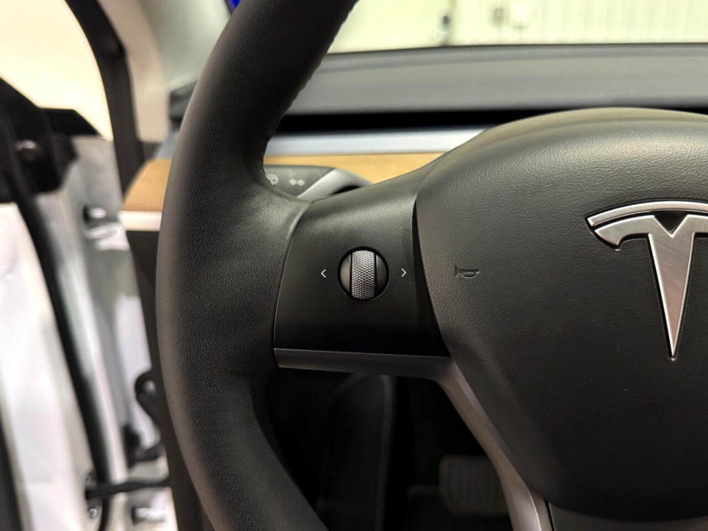 2022 Tesla Model Y Image 19