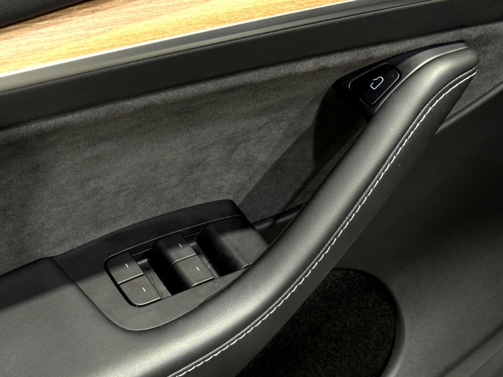 2022 Tesla Model Y Image 26
